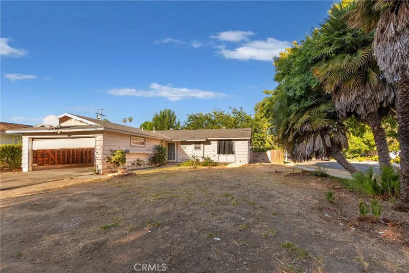6227 Glide Avenue, Woodland Hills, CA 91367