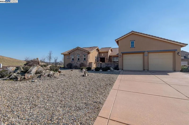 106 Glen View Ct, Copperopolis, CA 95228