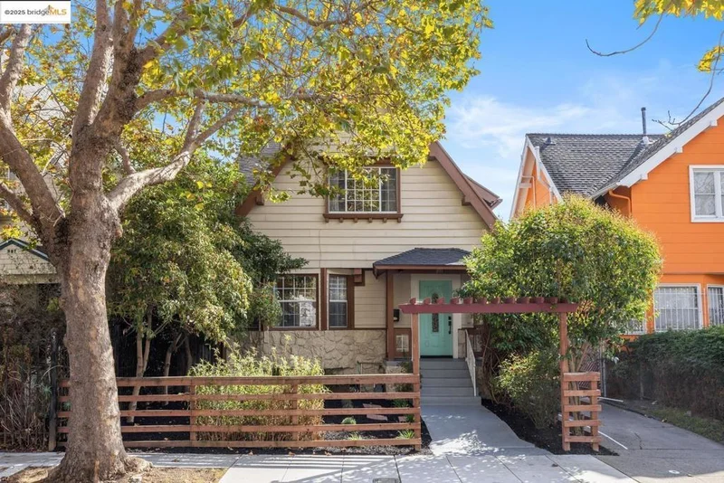 891 61st St, Oakland, CA 94608