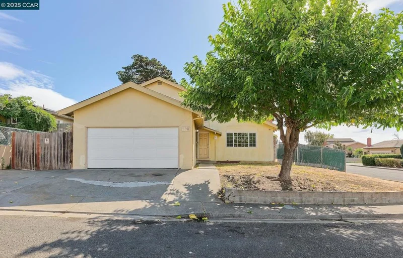 102 Dartmouth Ave, Vallejo, CA 94589