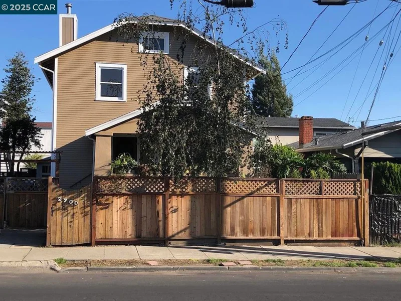 2700 Coolidge Ave, Oakland, CA 94601