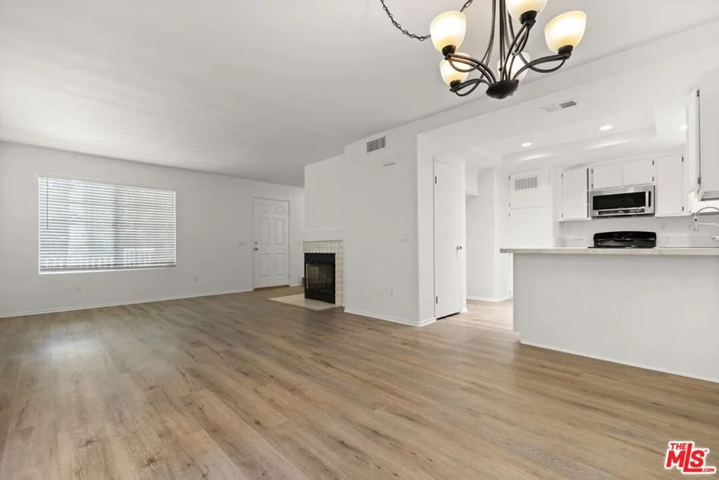 18850 Vista Del Canon B, Newhall, CA 91321