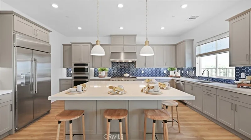 29610 Corte Ballenas, Valencia, CA 91354