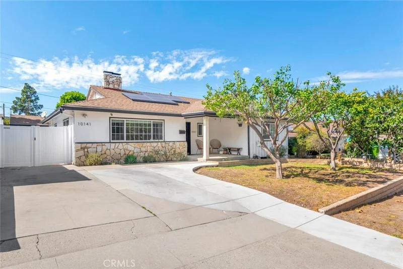 10141 Scoville Avenue, Sunland, CA 91040
