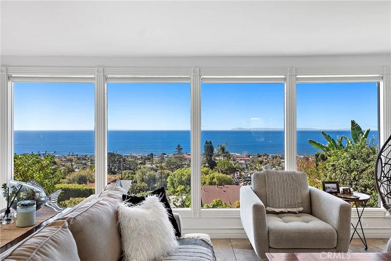 875 Coast View Drive photo 2