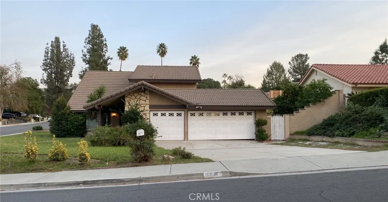 5600 Via Junipero Serra, Riverside, CA 92506
