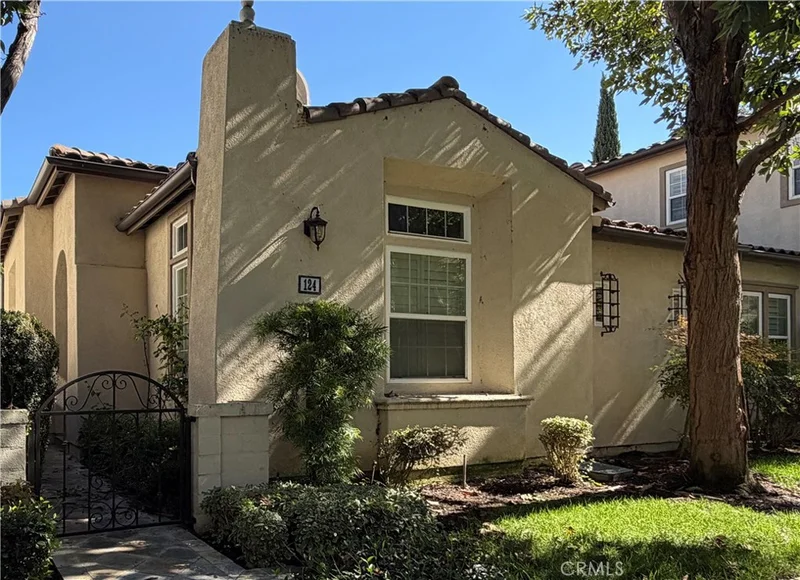 124 Vermillion, Irvine, CA 92603