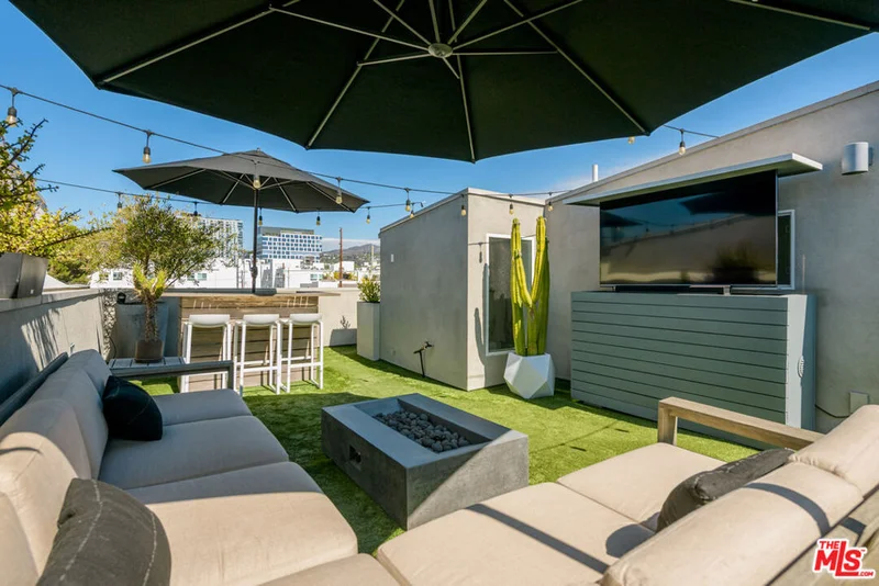 1244 1/2 Gordon Street, Los Angeles, CA 90038