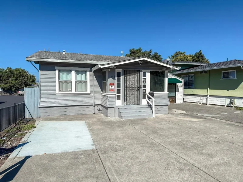 558 A Street, Hayward, CA 94541