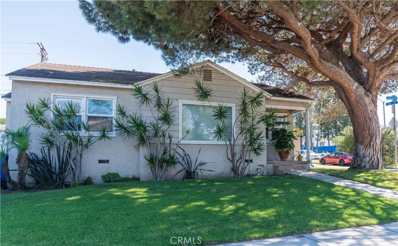 1150 Lynngrove Drive, Manhattan Beach, CA 90266