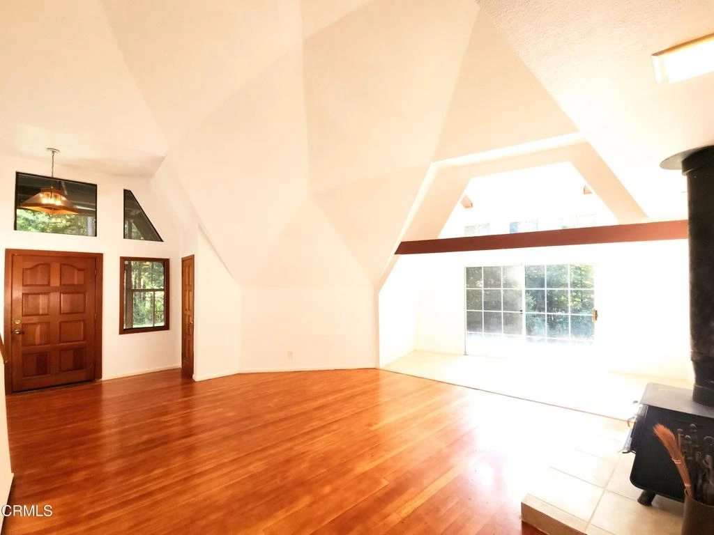Interior 4