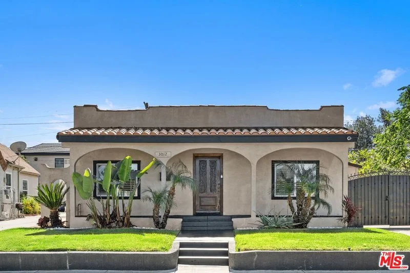 3012 W 73rd Street, Los Angeles, CA 90043