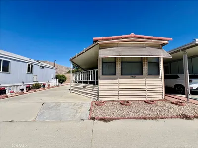 1239 Frontier Avenue photo 2