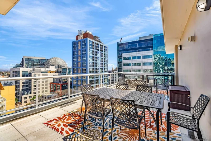 427 9th Ave 1308, San Diego, CA 92101