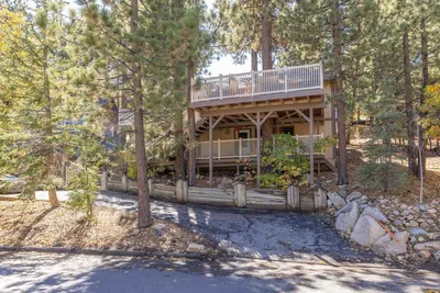 1411 Klamath Road photo 2