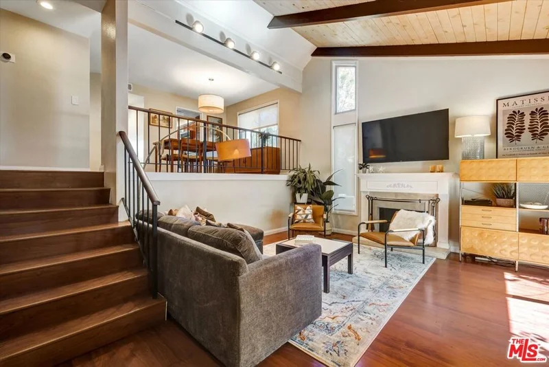 11732 Moorpark Street J, Studio City, CA 91604