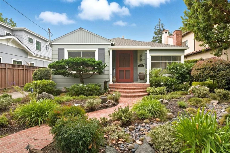 125 Warwick Street, Redwood City, CA 94062