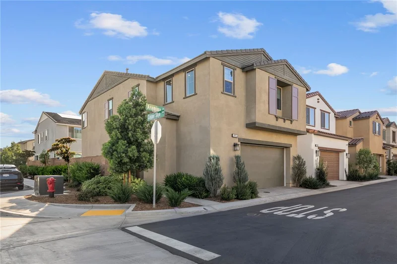 29554 Aramina Ct, Winchester, CA 92596