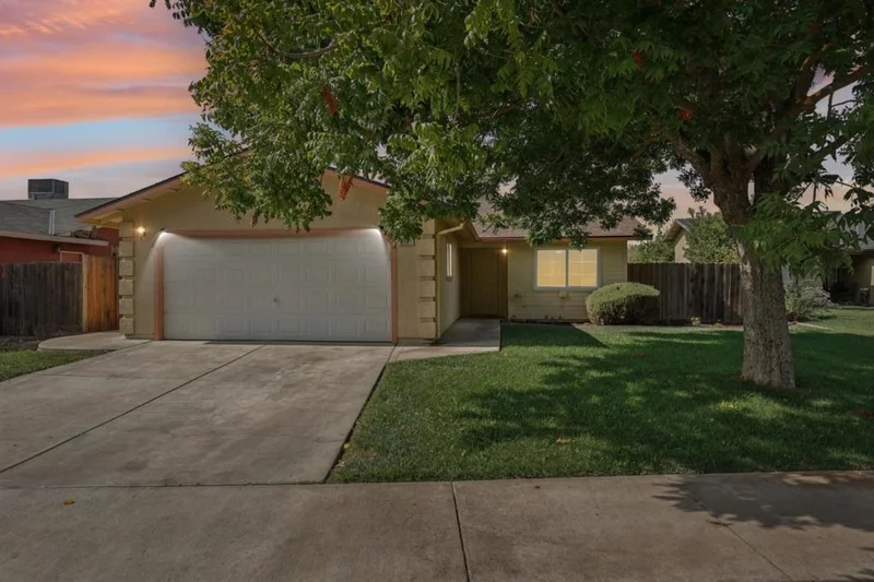 1317 Tamarack Court, Newman, CA 95360