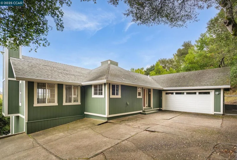 1 Harris Hill Dr, Novato, CA 94947