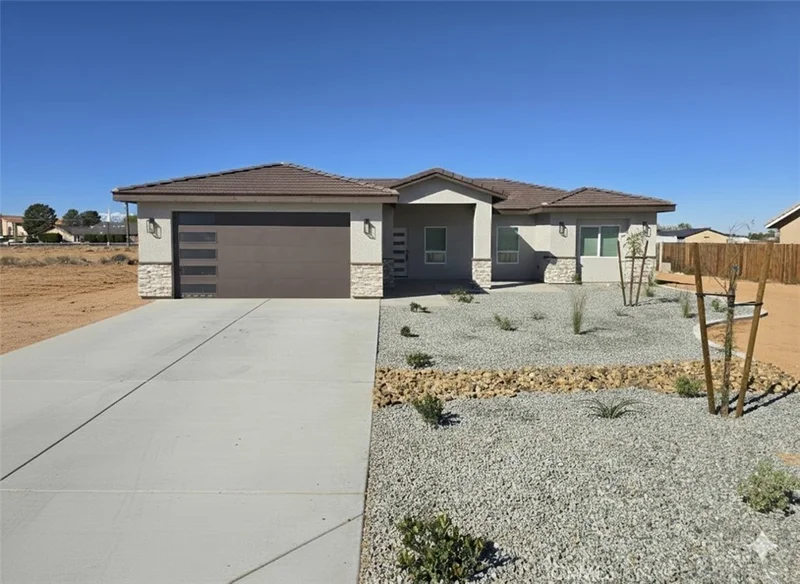12358 Sioux Court, Apple Valley, CA 92308