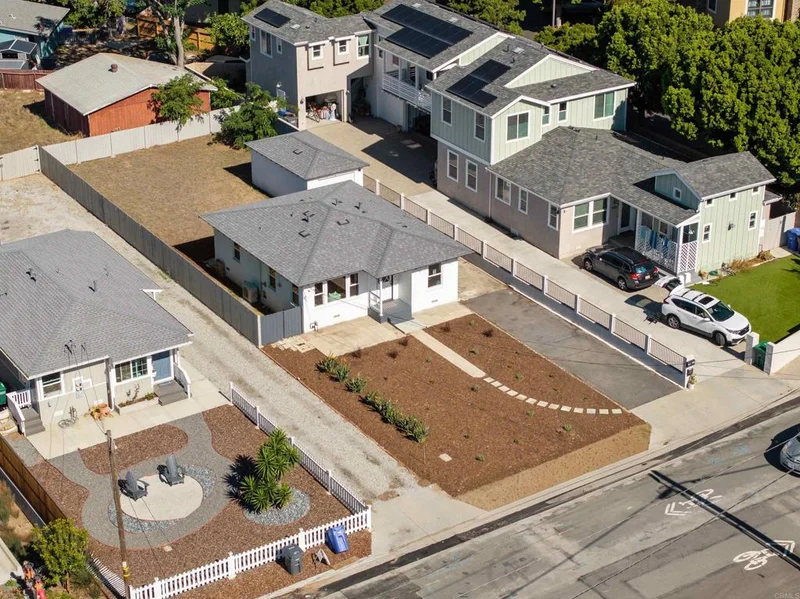 1010 Grand Avenue, Carlsbad, CA 92008