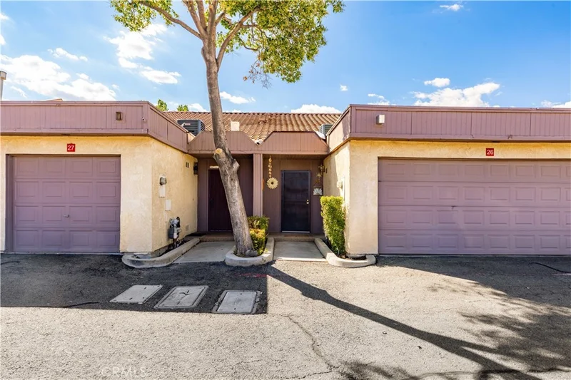 43334 43334 W 32nd Street 26, Lancaster, CA 93536