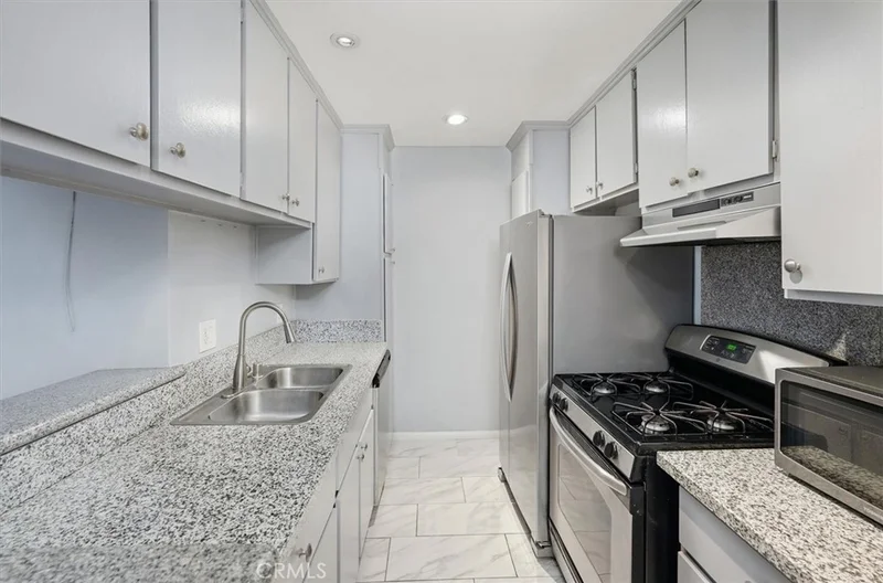 5700 Etiwanda Avenue 154 photo 2