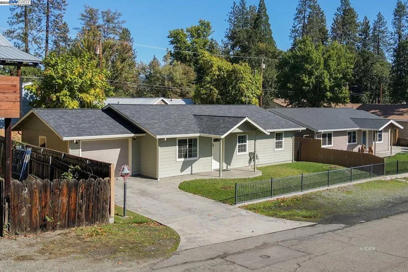 41 Hawthorne St., Weaverville, CA 96093