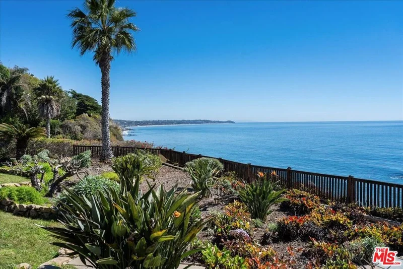 32440 Pacific Coast Highway photo 2