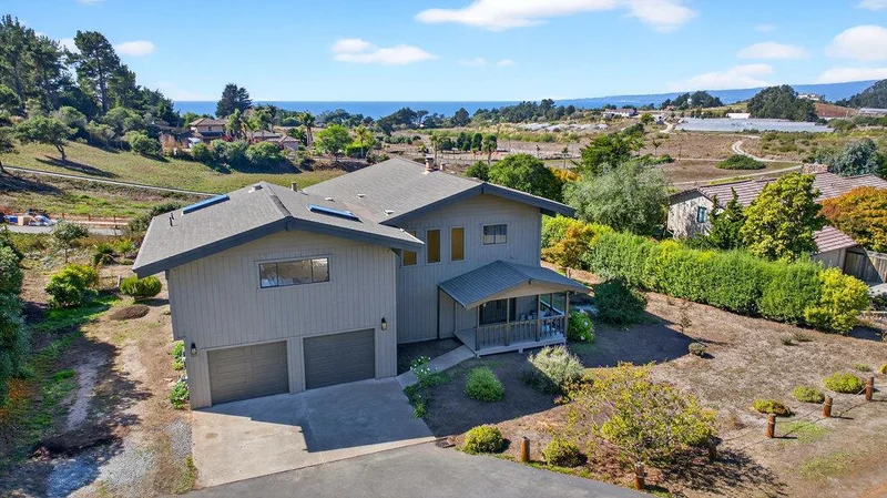 29 Crest Lane