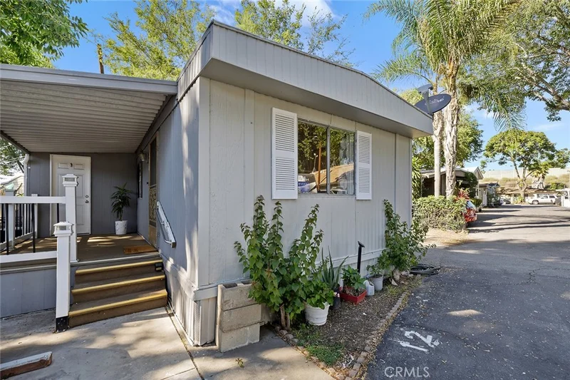 300 E. Arbor Street 12, Long Beach, CA 90805
