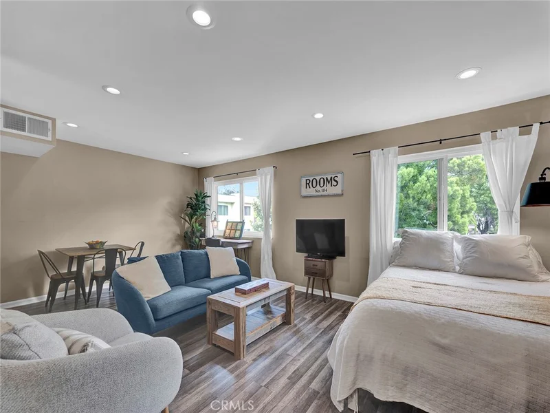 11813 Runnymede Street 44, North Hollywood, CA 91605