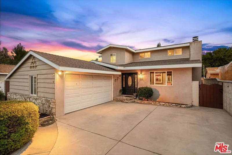 22642 Berdon Street, Woodland Hills, CA 91367