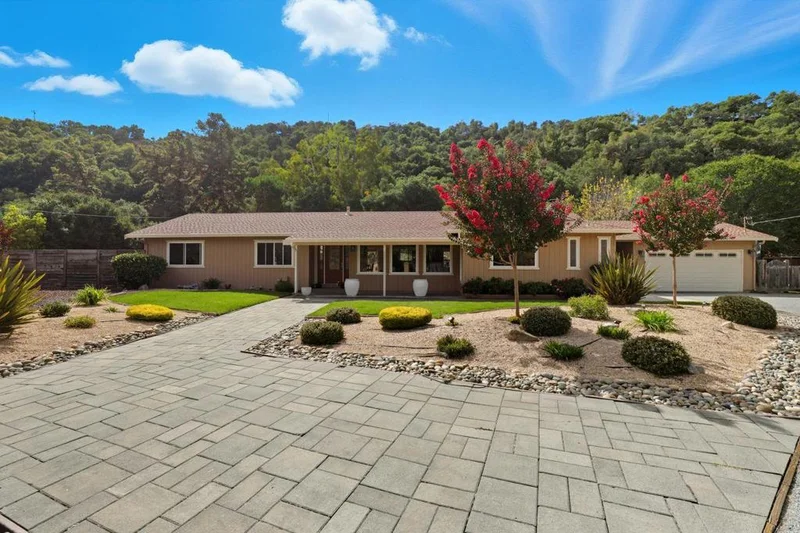 27412 Vista Del Toro Place, Salinas, CA 93908