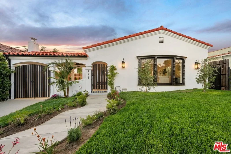 1237 S Curson Avenue, Los Angeles, CA 90019