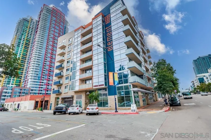 550 15th St 102, San Diego, CA 92101