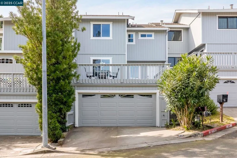 10 Dove Ln, Richmond, CA 94803-2828