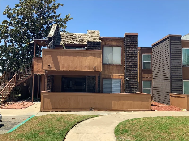 9020 Newport Avenue 17, Fontana, CA 92335