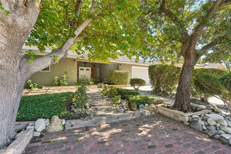 1030 S Danehurst Avenue, Glendora, CA 91740