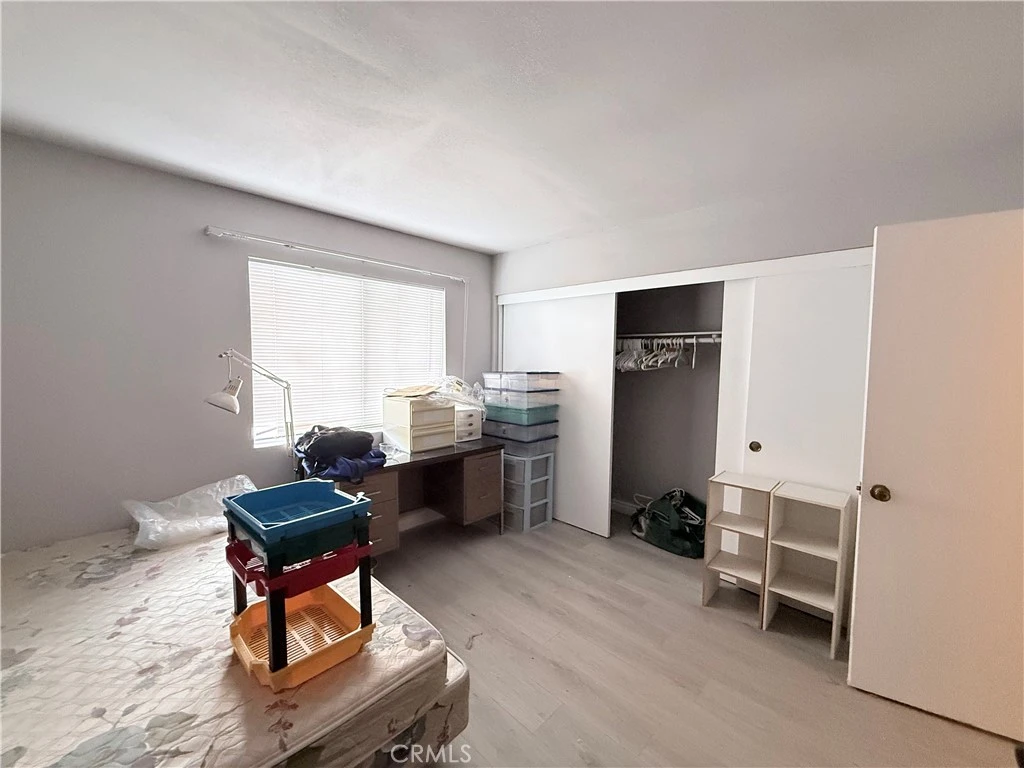 Interior 4