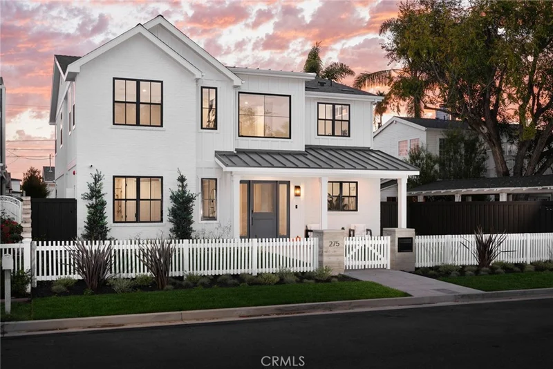 275 Walnut, Costa Mesa, CA 92627