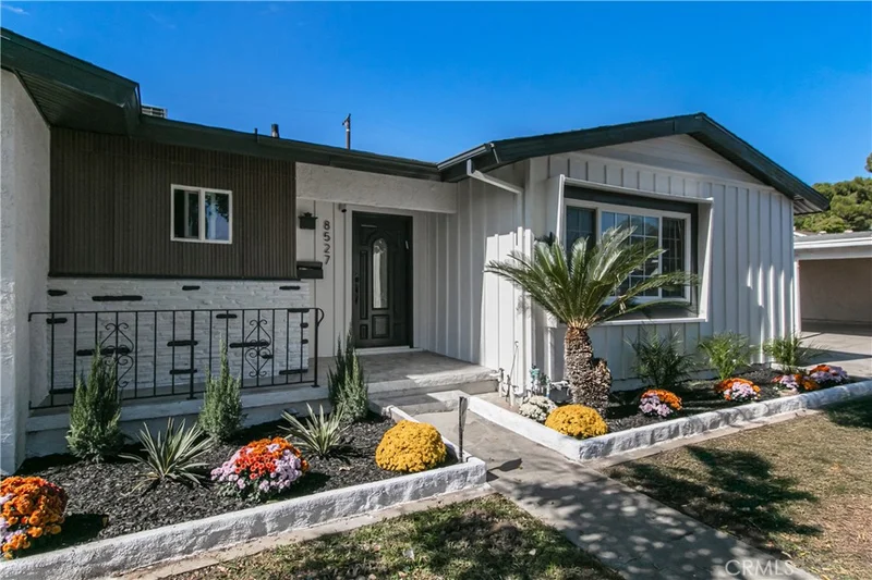 8527 Casaba Avenue, Winnetka, CA 91306
