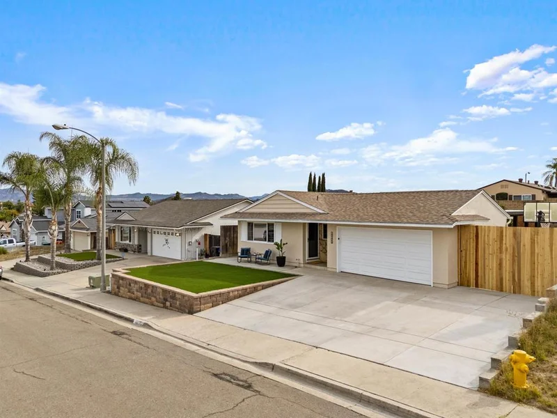 10121 Pinewood, Santee, CA 92071
