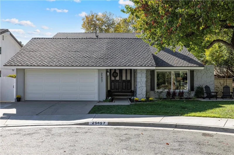 25457 Via Macarena, Valencia, CA 91355