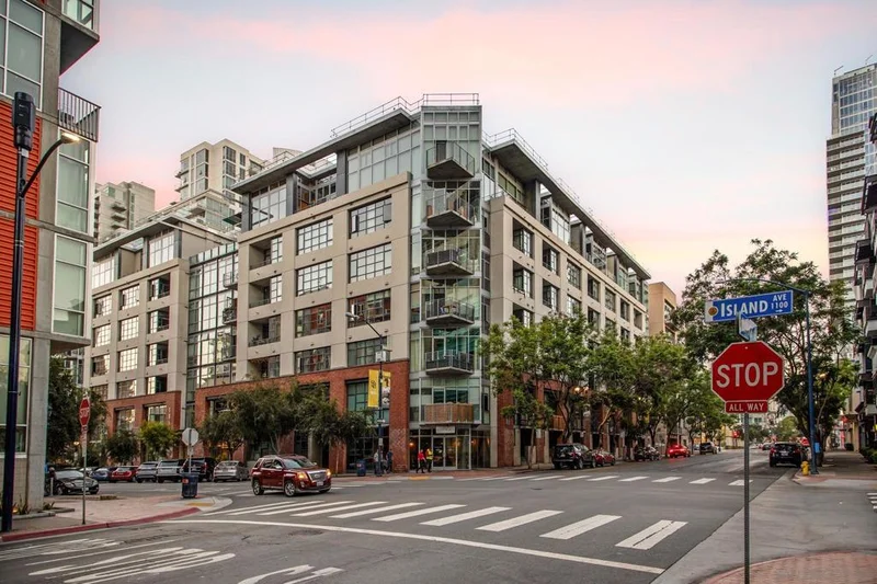 1050 Island 609, San Diego, CA 92101
