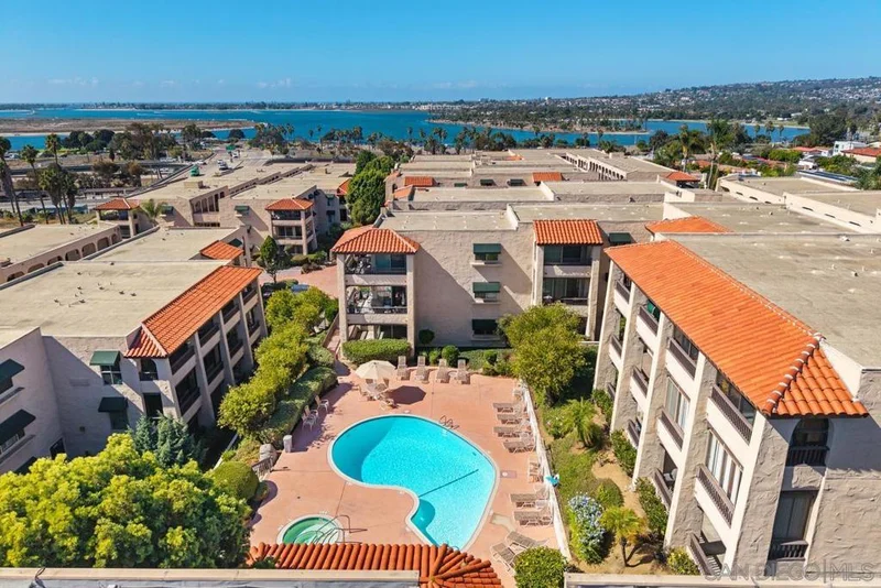 2530 Clairemont Dr 311, San Diego, CA 92117