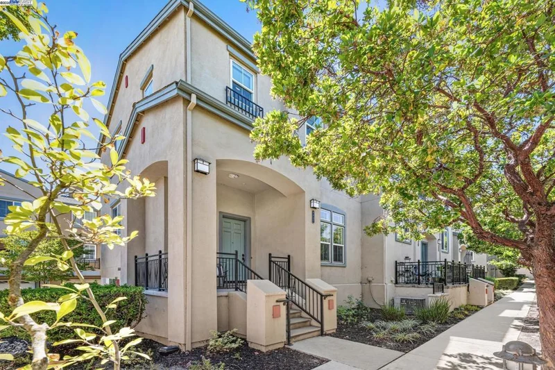8857 Oliver Pl, Dublin, CA 94568