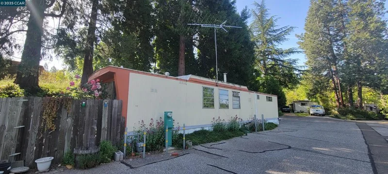 617 Walsh Street