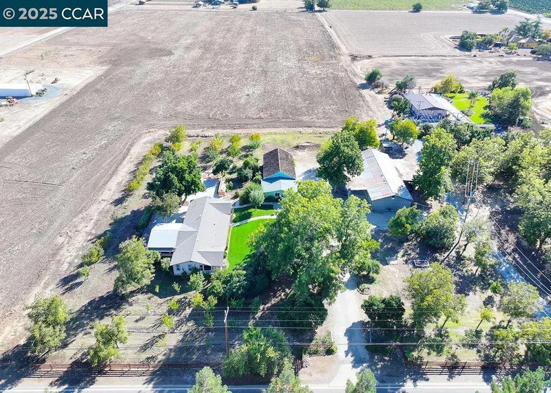 2280 Concord Ave, Brentwood, CA 94513